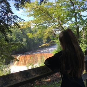 Meet your Posher, Haley